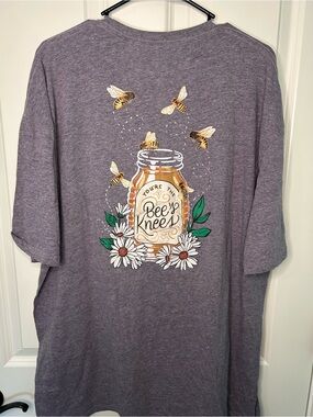 Bee's Knees Graphic Short Sleeve Tee flowers honey bees